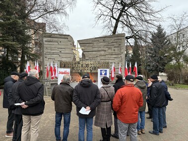 Czterdzieści cztery lata od wprowadzenia stanu wojennego