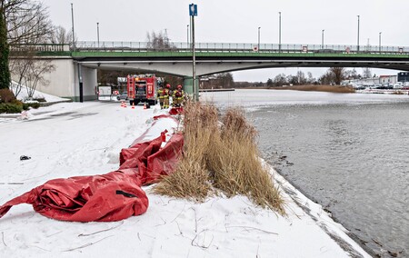Stan alarmowy na rzece Elbląg. Bulwar i ulica Panieńska zamknięte  (tekst aktualizowany) 