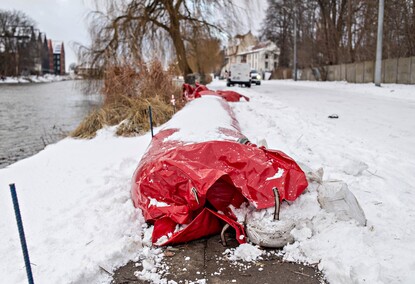 Stan alarmowy na rzece Elbląg. Bulwar i ul. Panieńska zamknięte  (aktualizacja)
