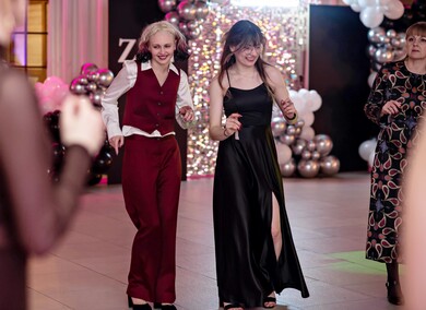 Zaczynamy studniówki! Tak bawili się uczniowie Zespołu Szkół Gospodarczych