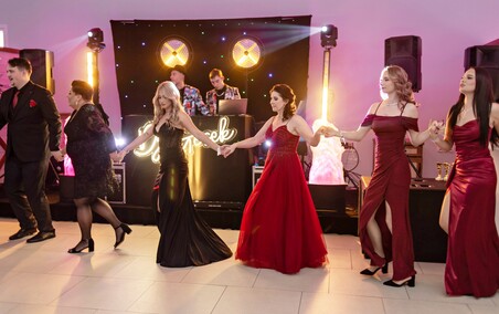 Zaczynamy studniówki! Tak bawili się uczniowie Zespołu Szkół Gospodarczych