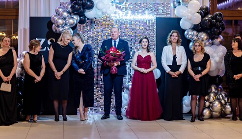 Zaczynamy studniówki! Tak bawili się uczniowie Zespołu Szkół Gospodarczych