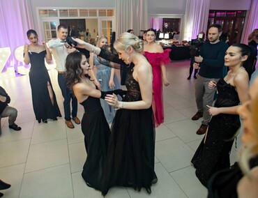 Zaczynamy studniówki! Tak bawili się uczniowie Zespołu Szkół Gospodarczych