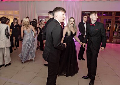 Zaczynamy studniówki! Tak bawili się uczniowie Zespołu Szkół Gospodarczych