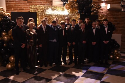 \"Studniówka niepowtarzalna jak każdy z was\"