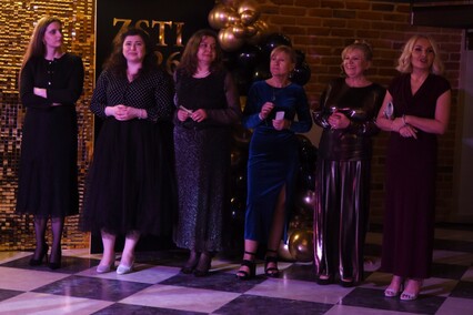 \"Studniówka niepowtarzalna jak każdy z was\"