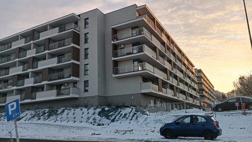 Buble nie dają spokoju mieszkańcom osiedla, deweloper milczy