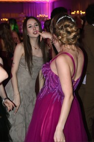 \"Między młodzieńczą beztroską a dojrzałością\". Studniówka II LO