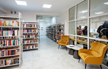 Słoneczna z nową biblioteką