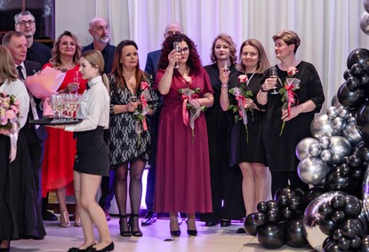 \"Jest energia na dobrą imprezę!\" Studniówka ZSEiO