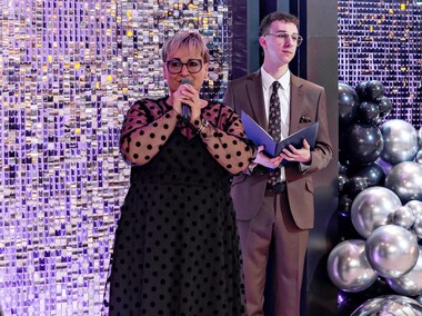 \"Jest energia na dobrą imprezę!\" Studniówka ZSEiO