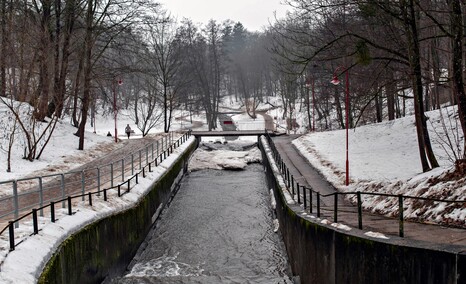 Przybywa wody w Kumieli. Władze Elbląga apelują do mieszkańców