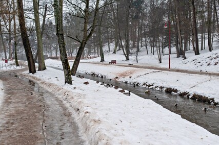 Przybywa wody w Kumieli. Władze Elbląga apelują do mieszkańców