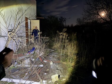Po zmroku jeździli po mieście, licząc i pomagając bezdomnym