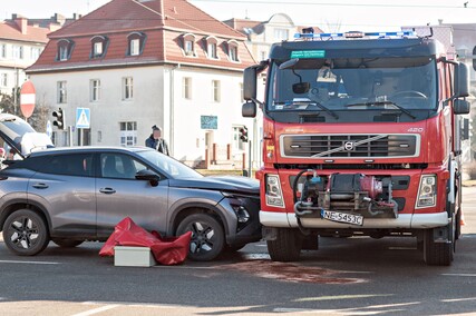 Zderzyli się z wozem strażackim. Utrudnienia na skrzyżowaniu  (aktualizacja) 