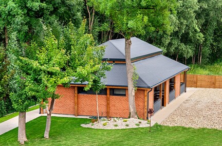 Chata grillowa - integracja rodzinna i firmowa w mieście, a jednocześnie wśród przyrody