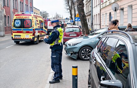 Uderzyła w motocyklistę