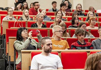 Młodzież debatowała z o tym, czy warto zostać w Elblągu