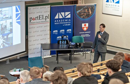 Młodzież debatowała z prezydentem o tym, czy warto zostać w Elblągu