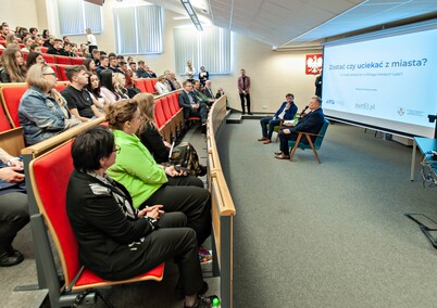 Młodzież debatowała z prezydentem o tym, czy warto zostać w Elblągu