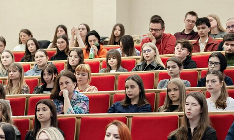 Młodzież debatowała z prezydentem o tym, czy warto zostać w Elblągu