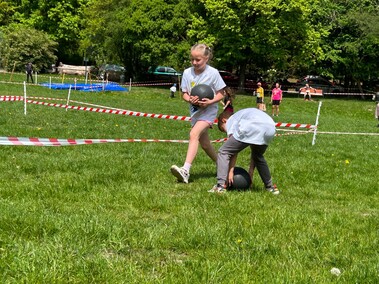 Rodzinnie, sportowo i z misją na rzecz hospicjum