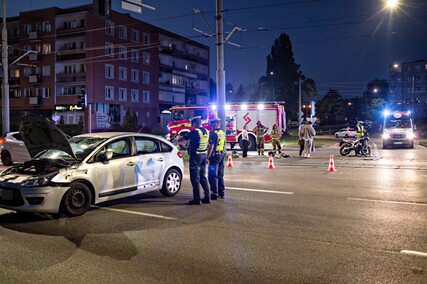 Citroenem uderzył w motocyklistę