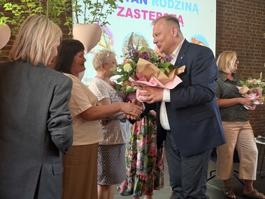 Magdalena Różczka i zwyczajne-niezwykłe rodziny w Elblągu