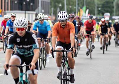 Ścigali się na szosie i rolkach. Road Race w Elblągu