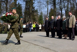 Chwała bohaterom…