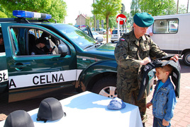 Czym jeżdżą żołnierze, policjanci i strażacy?