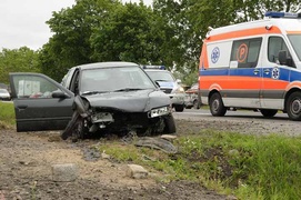 Wypadek w Kazimierzowie. Są ranni.