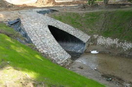 Ktoś zapomniał o słupach?