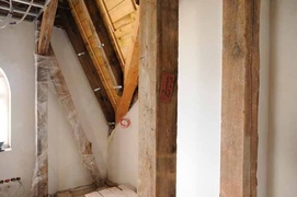 Kamienny łupek na „czerwonym domku”