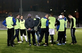 Dwa sparingi, dwie drużyny, dwie wygrane (piłka nożna)