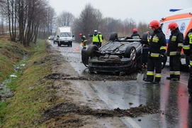 Volkswagenem dachował na Łęczyckiej