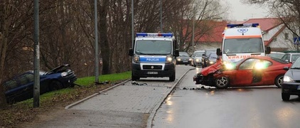 Wypadek na Kościuszki - dwie osoby ranne