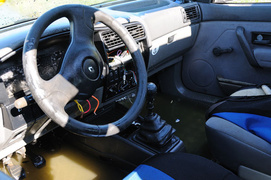 Renault w wodzie