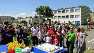 Dziecięca zabawa na \"Urodzinach Europy\"