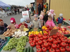 Na targowisku miejskim