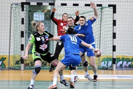 Start nadal w grze (piłka ręczna)