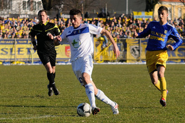 Olimpia poległa z Arką 1:4 (piłka nożna)