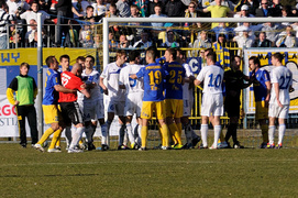 Olimpia poległa z Arką 1:4 (piłka nożna)