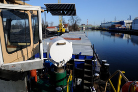 Bizony pchają barki do Kaliningradu