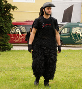 Wrony „sfrunęły” z dachu teatru