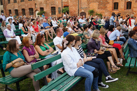 Muzyczny rejs w trzech językach