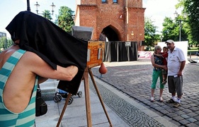 Sztuka sięgnęła bruku