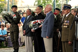 O godzinie „W” znów zawyły syreny