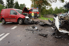 Krasny Las: czołowe zderzenie dwóch pojazdów