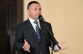 Zabrzmiał pierwszy dzwonek